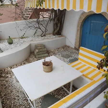 Traditional House In Mitata Next To The Canyon! Kythira Town